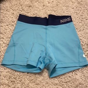 Women’s Nike drift Shorts - small